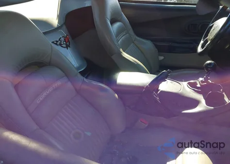 1998 Chevrolet Corvette from USA, damaged, VIN 1G1YY32G1W5124032